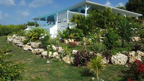Capesterre-de-Marie-Galante Villa | Villa La Favorite: 4-Star Oceanfront Escape with Pool