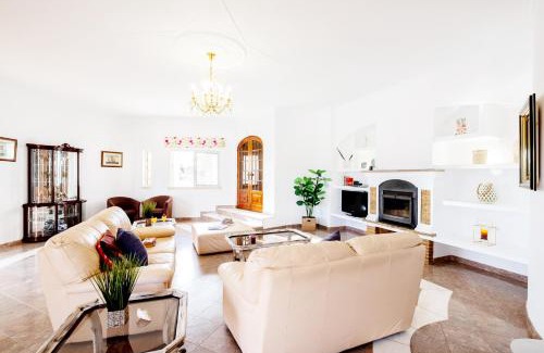 Gale Villa | Discover Villas in Portugal with Pool and Breakfast Included