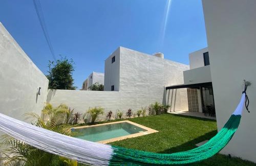 Merida Villa | Villa Grace: Guest-Favorite Stay with Pool in Cholul Merida
