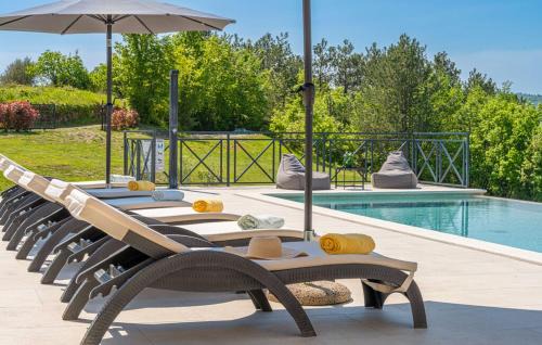 Grabri Villa | Explore Villa Green Forest with Outdoor Saltwater Pool
