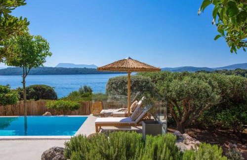 Perigiali Villa | Family-Friendly Villa Green Islets with Oceanfront Pool