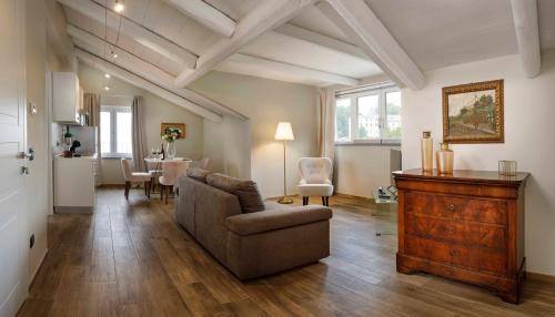 Monforte d'Alba Apartment | Elegant Villa Gremì with Scenic Ocean Views in Monforte d'Alba
