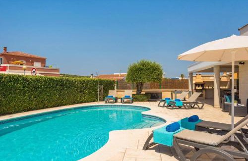 Cales Piques Villa | Relaxing Villa Gris: Family Friendly with Pool Access