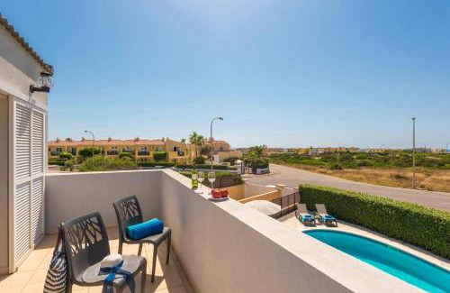 Cales Piques Villa | Relaxing Villa Gris: Family Friendly with Pool Access
