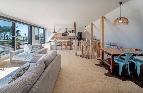 Guisseny House | Experience Villa Guissbeach: Oceanfront Spa Retreat