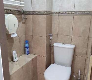 Boleslawiec House | Villa Gut: Pet-Friendly Retreat with Restaurant & Hot Tub