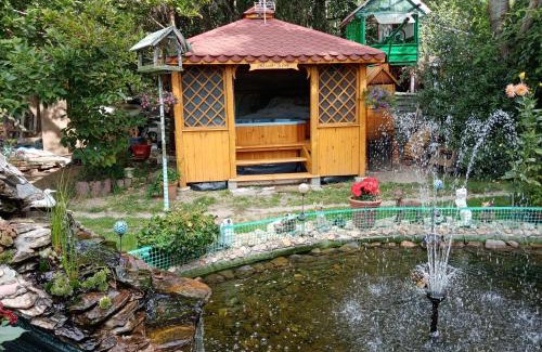Boleslawiec House | Villa Gut: Pet-Friendly Retreat with Restaurant & Hot Tub