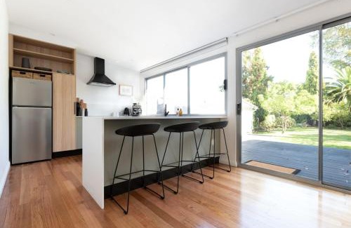 Invermay House | Villa Gwen: Unique Home Steps from the City Center