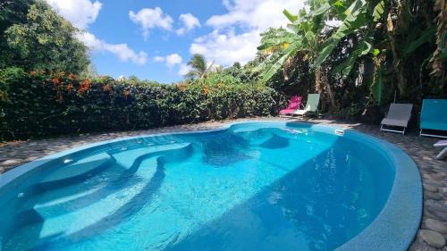 La Grande Montee Bed & Breakfast | Discover Villa Hélèna B&B: Family-Friendly with a Pool
