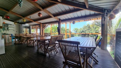 La Grande Montee Bed & Breakfast | Discover Villa Hélèna B&B: Family-Friendly with a Pool
