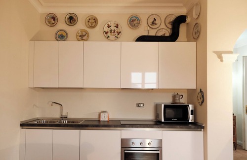 Riva di Solto Villa | Pet-Friendly Villa Hélène Apt2 with Spa and Hot Tub