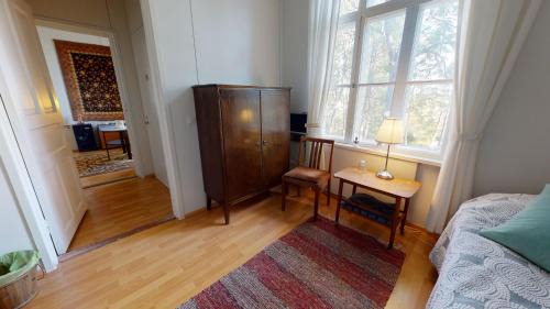 Inio Bed & Breakfast | Villa Högbo: Oceanfront Retreat with Hot Tub & Breakfast