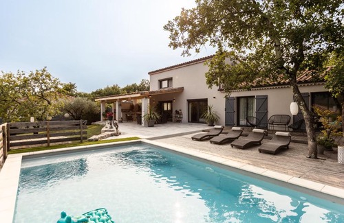 Saint Alban Auriolles Villa | Elegant Villa with Pool & Wi-Fi for 8 Guests