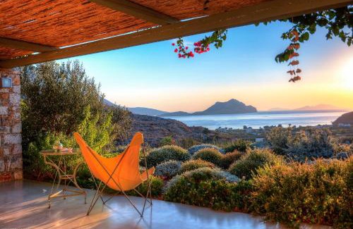 Aegiali Villa | Villa Handras: Family-Friendly Retreat with 9.7/10 Rating