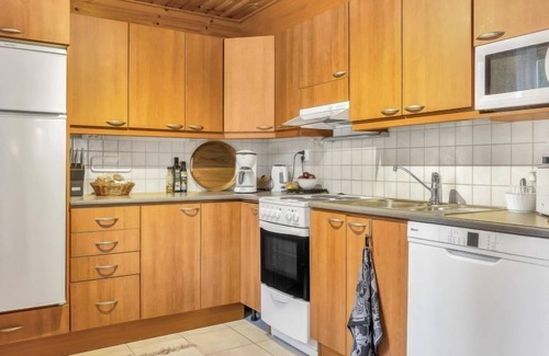 Rovaniemi House | Experience Villa Hanhi: Guest Rated 10/10 with Scenic Lake Views