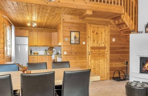 Rovaniemi House | Experience Villa Hanhi: Guest Rated 10/10 with Scenic Lake Views