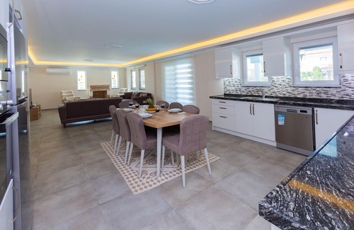 Dalyan City Center Villa | Villa Hanimeli: 6 En Suite Bedrooms with Private Pool