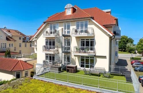 Kuhlungsborn Ost Apartment | Stylish Villa Hanse Wohnung 307 with Private Pool & Family Fun