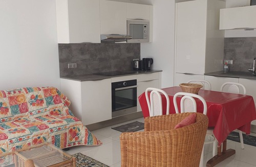 Vallauris Apartment | Villa Harmony: Ground Floor Retreat with Ocean View