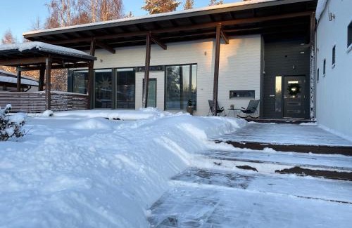 Rovaniemi Villa | Villa Harmony: 4-Star Gem with Hot Tub & Family-Friendly Vibes