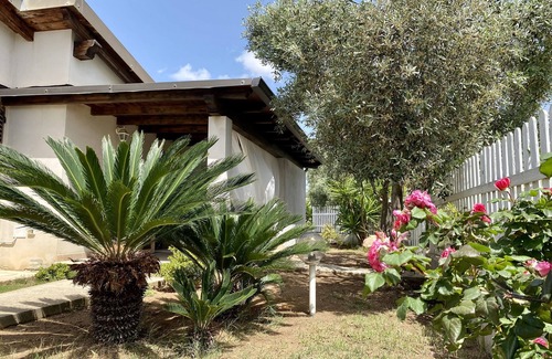 Quartu Sant'Elena Villa | Villa 'Harmony': Oceanfront Retreat with Private Terrace