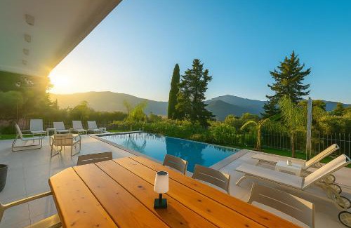 Kato Korakiana Villa | Villa Harmony Luxury Resort