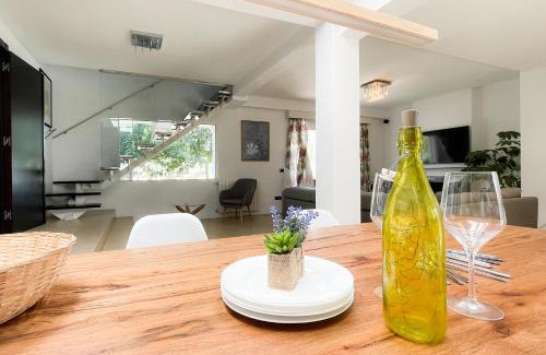 San Vicente del Raspeig Villa | Villa Haygón: Private Pool, BBQ & Sauna with Ocean Views