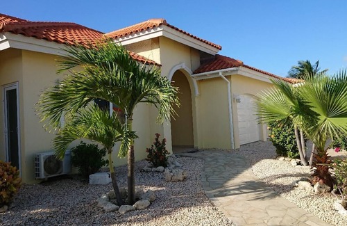 Esmeralda Villa | Villa Heaven On Earth: Breathtaking Views & Private Pool