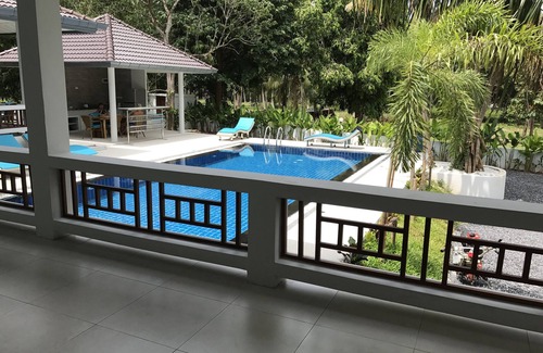 Taling Ngam Villa | Delightful Cocoteraie Villa Near Beach & Shops, 10/10 Rated