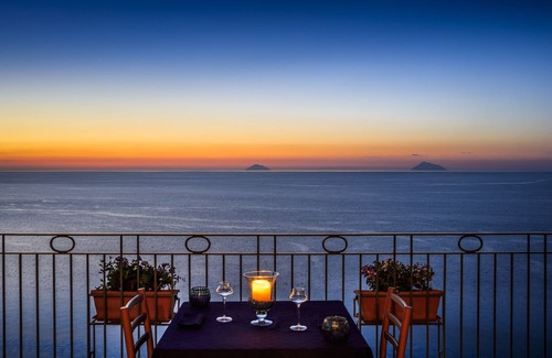 Piraino Apartment | Villa Helios: Your Ideal Oceanfront Escape Awaits!
