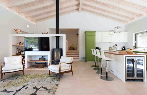 Kassiopi Villa | Relax at Villa Helonaki: Pool, Breakfast & Family-Friendly