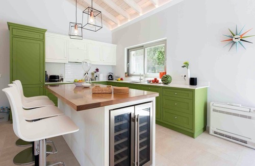 Kassiopi Villa | Relax at Villa Helonaki: Pool, Breakfast & Family-Friendly