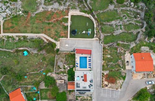 Slivno Villa | Discover Villa Hill Stars: Oceanfront Bliss in Makarska