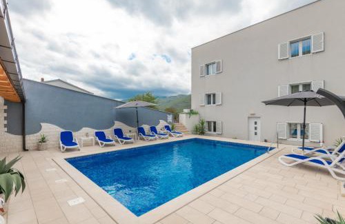 Slivno Villa | Discover Villa Hill Stars: Oceanfront Bliss in Makarska