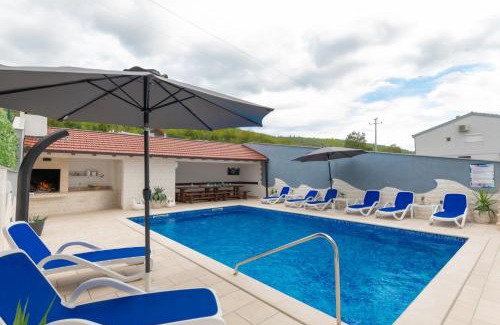 Slivno Villa | Discover Villa Hill Stars: Oceanfront Bliss in Makarska