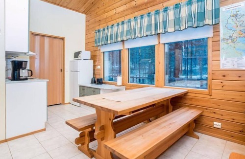 Kuusamo House | Relax at Villa Hilla with Breathtaking Lake Views & Spa