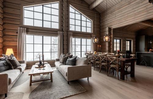 Idrefjall House | Villa Hjelmbacken: Family-Friendly Getaway with Hot Tub