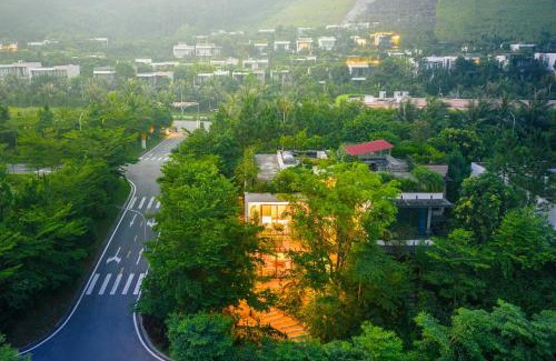 Phuc Yen House | Discover Biệt thự hoa Xương Rồng with Pool & BBQ Fun