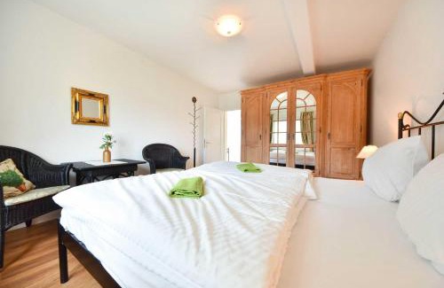 Seebad Heringsdorf Apartment | Villa Hohe Düne 09: Family-Friendly Retreat by the Sea