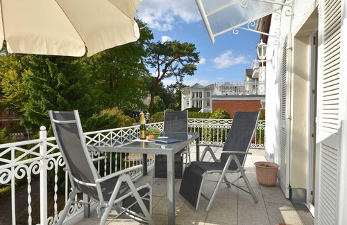 Seebad Heringsdorf Apartment | Cozy Villa Hohe Düne 09 with Ocean View & Terrace