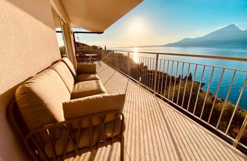 Brenzone sul Garda Apartment | Villa Holzi: Oceanfront Escape with Pet-Friendly Amenities