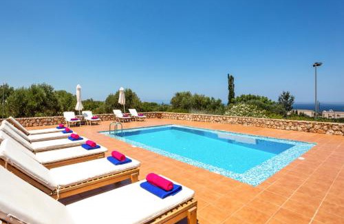 Akrotiri Villa | Relaxing Villa Horizon with Pool & Family-Friendly Amenities