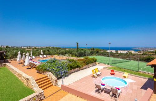 Akrotiri Villa | Relaxing Villa Horizon with Pool & Family-Friendly Amenities