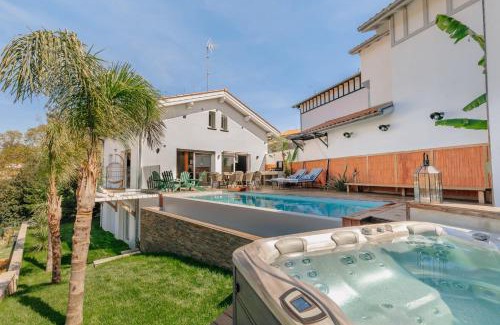 Biarritz Villa | Villa Horizonte: 4-Star Oasis with Pool & Hot Tub