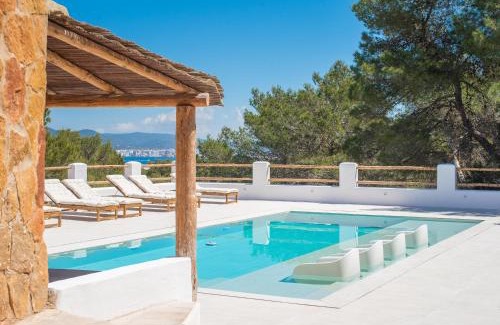 San Antonio Bay Villa | Experience Villa Horizonte: Pet-Friendly Haven with Pool