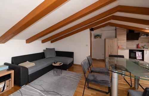 Kuceli Apartment | Relax at Villa Hornet Mihelici with Pool & Kitchen