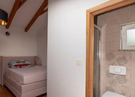 Kuceli Apartment | Relax at Villa Hornet Mihelici with Pool & Kitchen