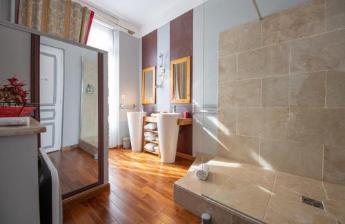 Salies-de-Bearn Bed & Breakfast | Villa Hortebise: Guest Rated 9.2 with Family-Friendly Dining