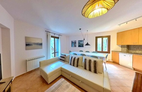 Hoz de Jaca House | Villa Hoz de Jaca: Family-Friendly Retreat in the Pyrenees