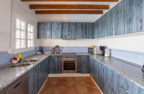 Competa Villa | Villa "Hugo": Scenic Sea & Mountain Views with Wi-Fi